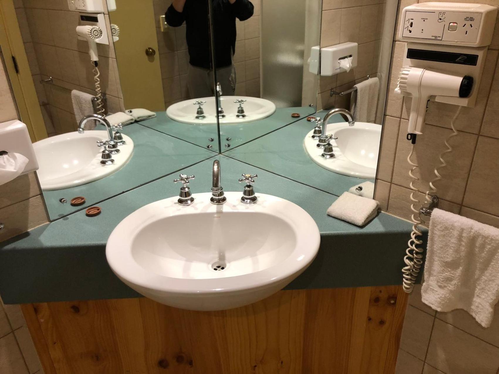Coonawarra Place Motor Inn Dış mekan fotoğraf