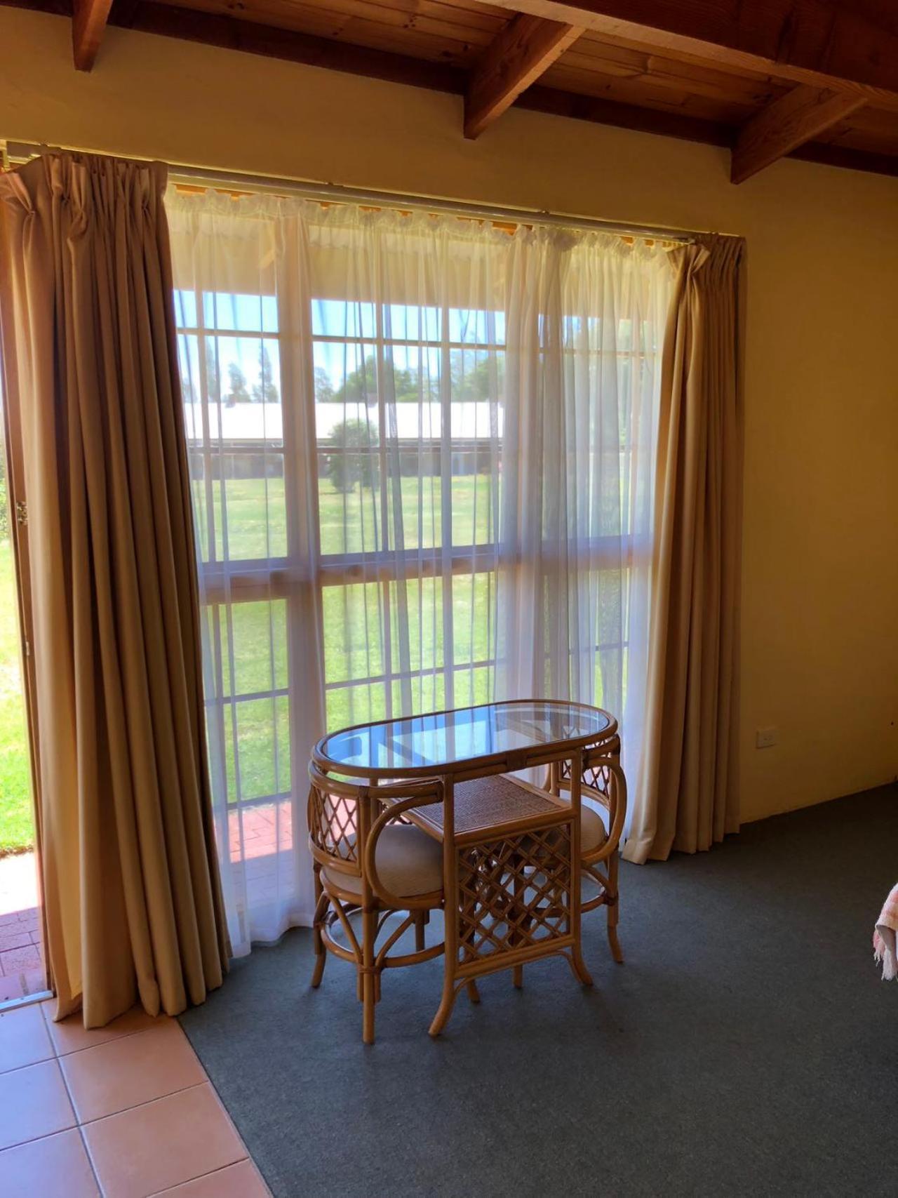 Coonawarra Place Motor Inn Dış mekan fotoğraf
