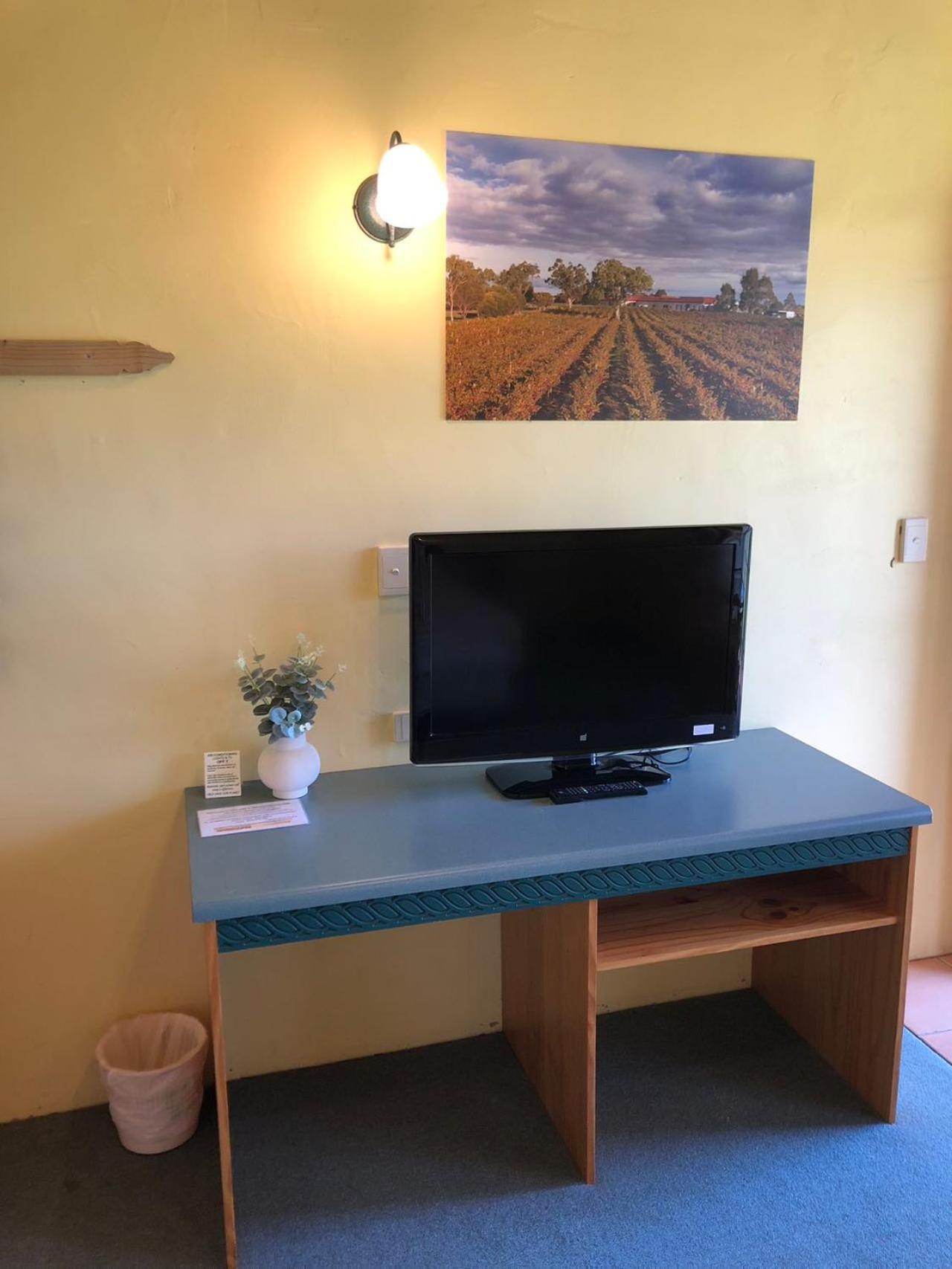 Coonawarra Place Motor Inn Dış mekan fotoğraf