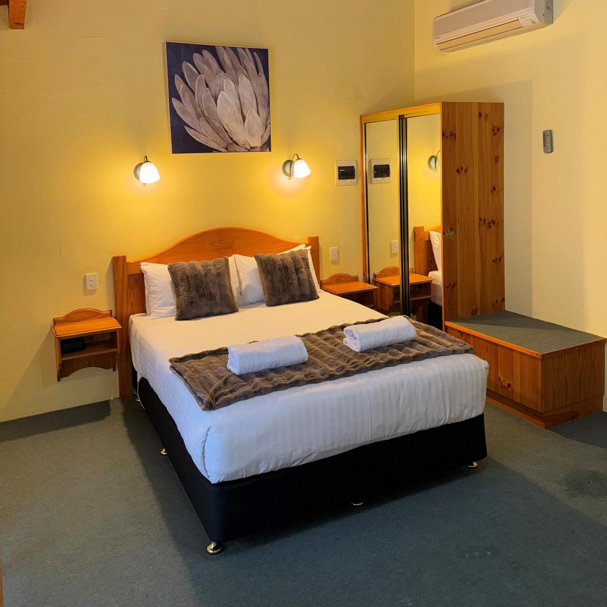 Coonawarra Place Motor Inn Dış mekan fotoğraf
