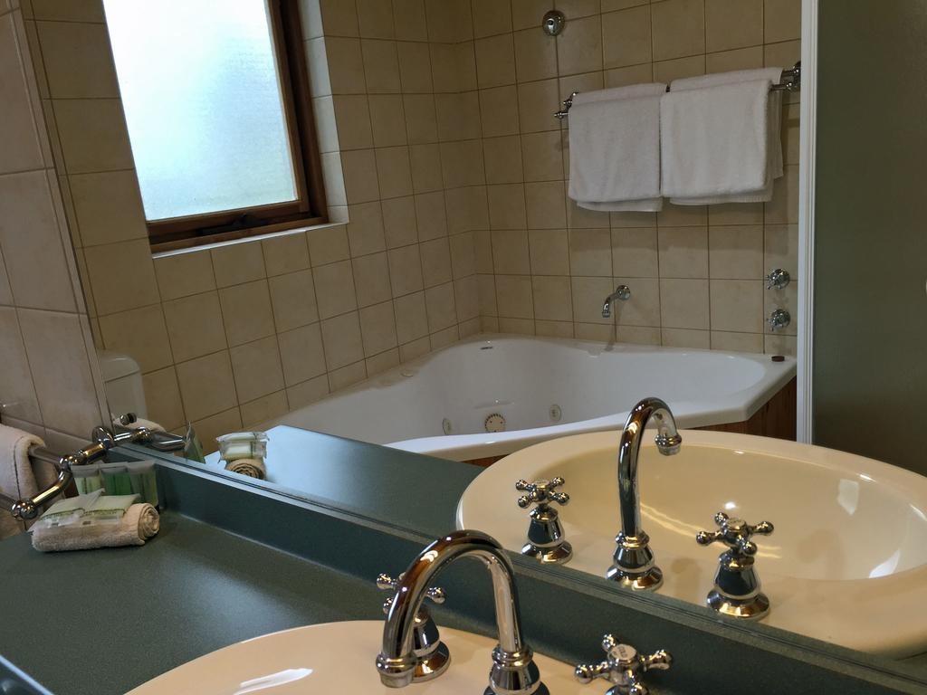 Coonawarra Place Motor Inn Dış mekan fotoğraf