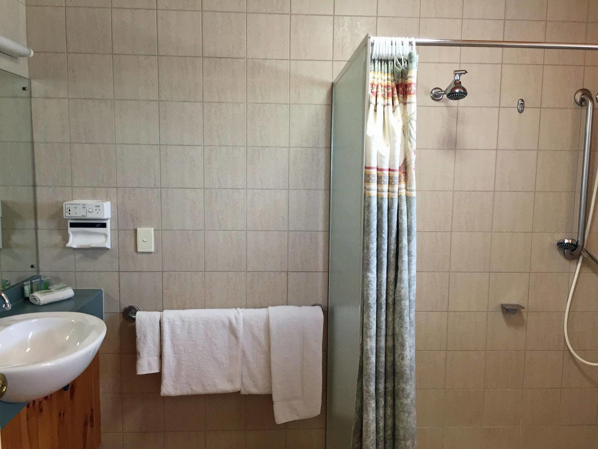 Coonawarra Place Motor Inn Dış mekan fotoğraf