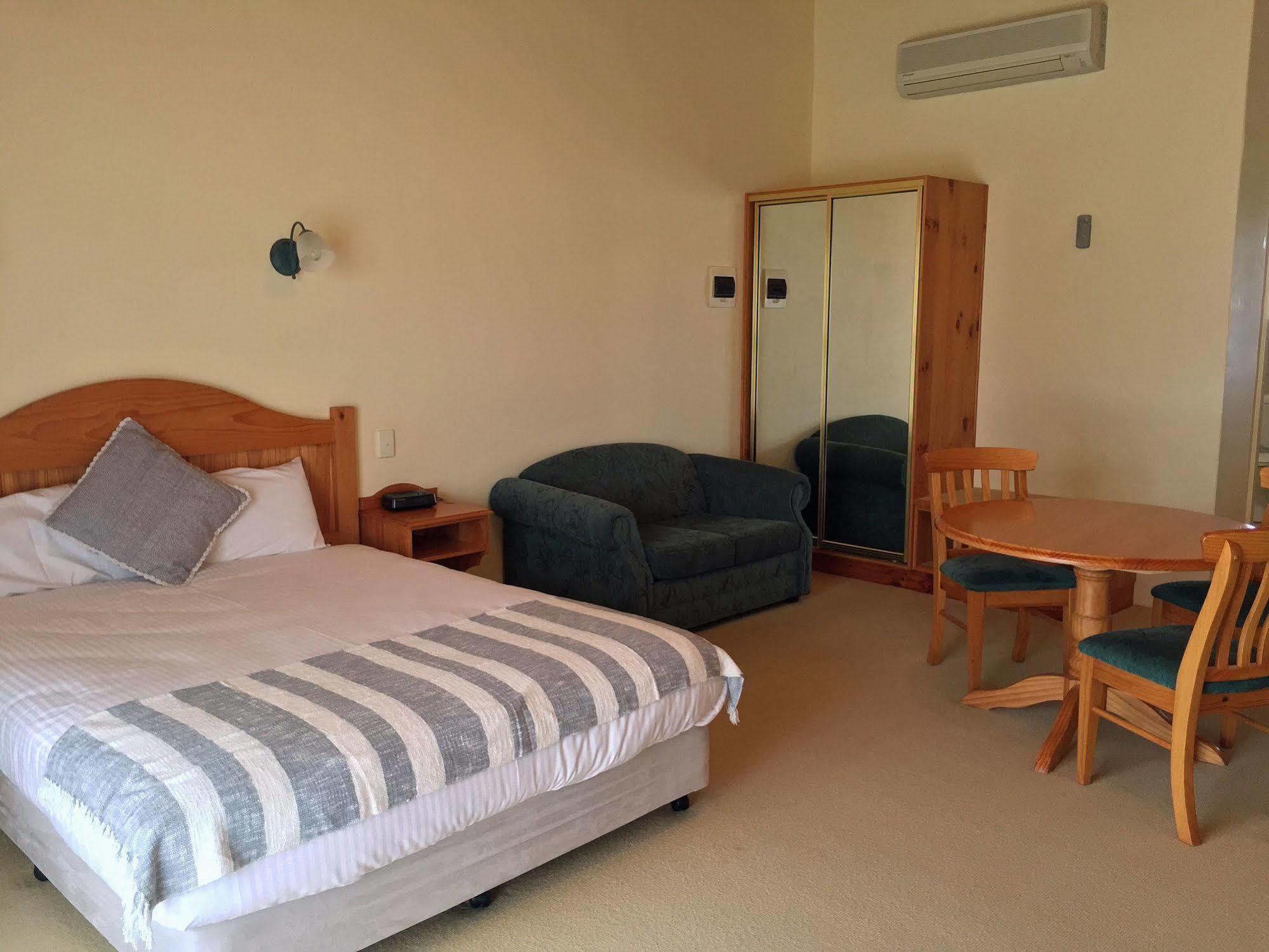 Coonawarra Place Motor Inn Dış mekan fotoğraf